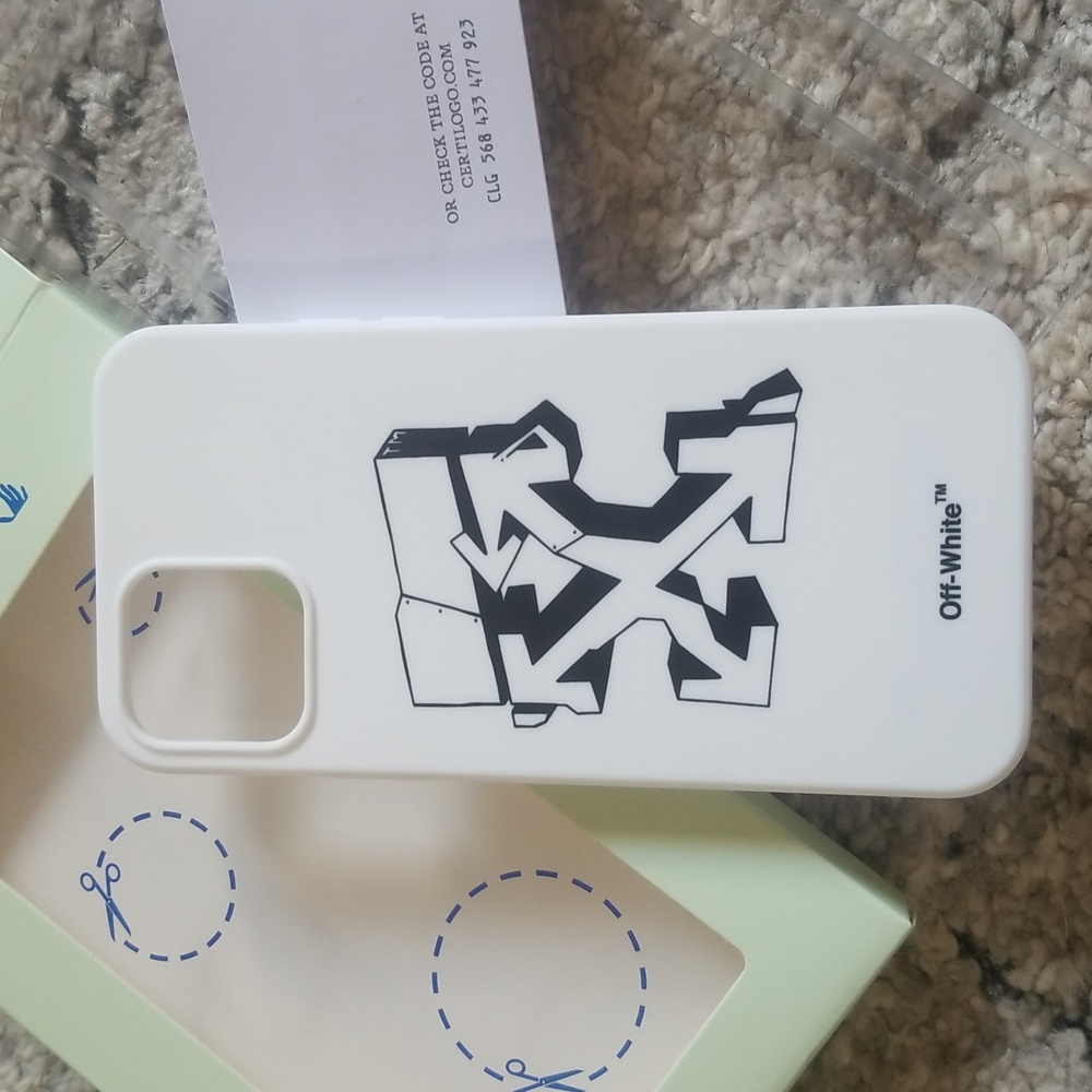 OFF-WHITE New iphone 12 hard shell Arrow Case NEW in Box - Picture 6 of 9